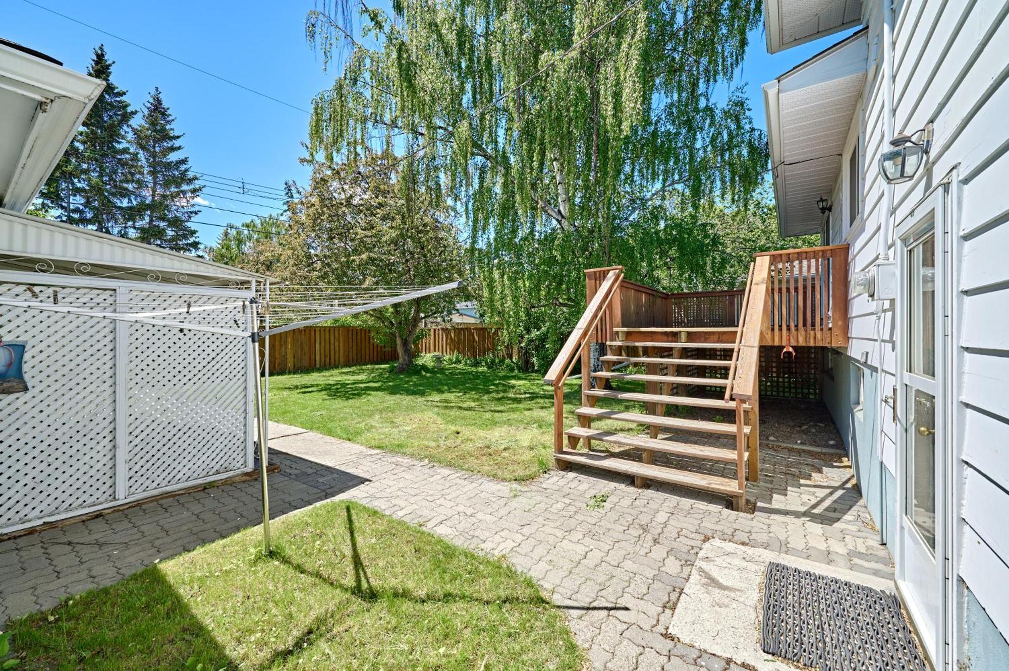 Chinook Executive House *